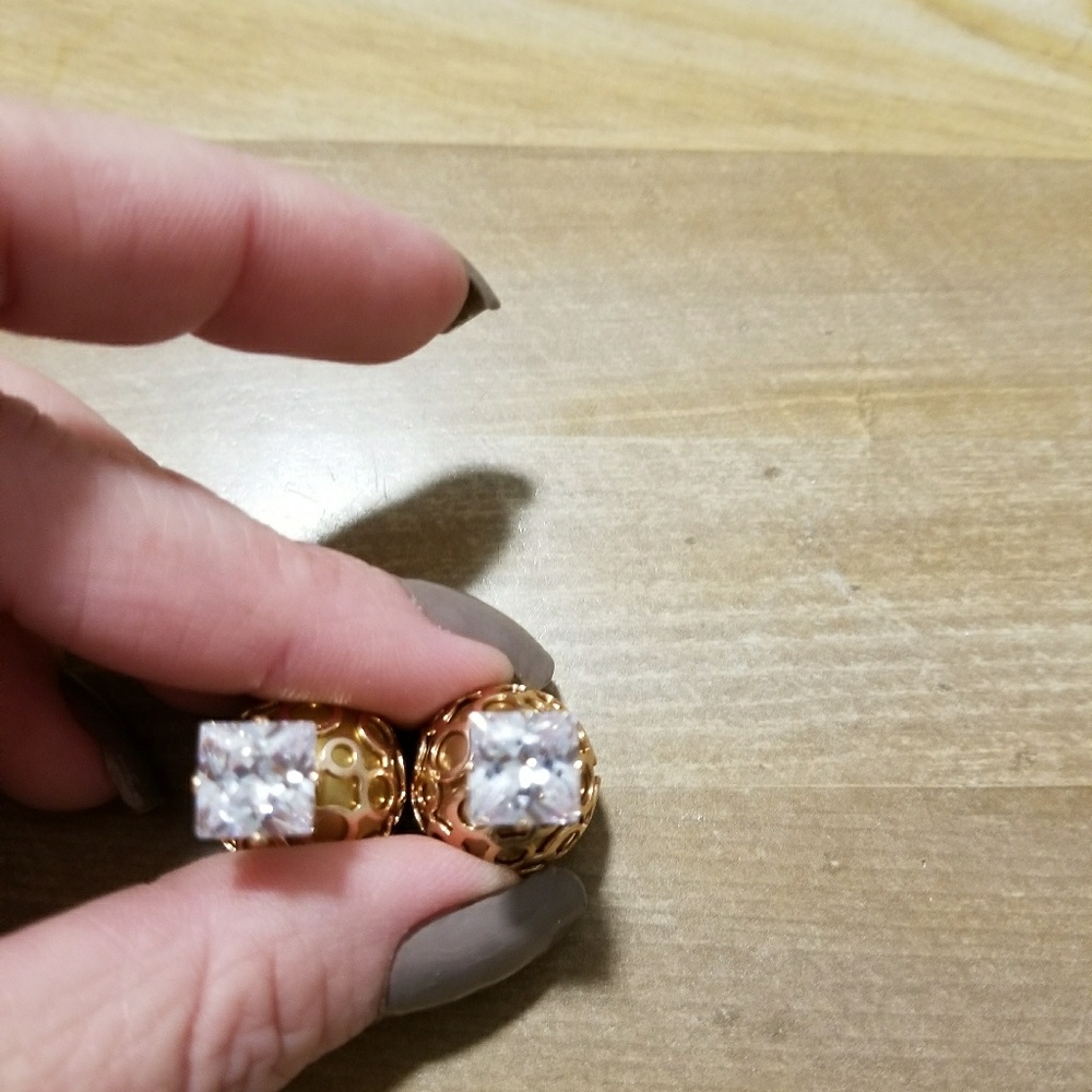 Earrings faux diamond w/ gold ball backing